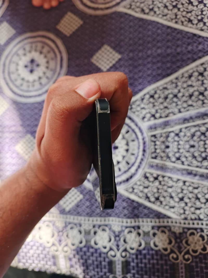 Iphone 13.03131648779 3