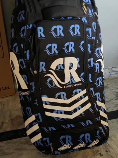 Hi , I want to sell my Cricket kit bags, details in description