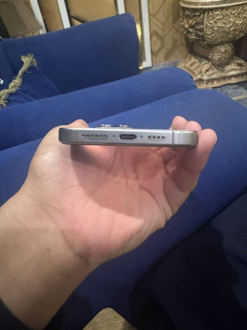 Apple iPhone 15pro max 2