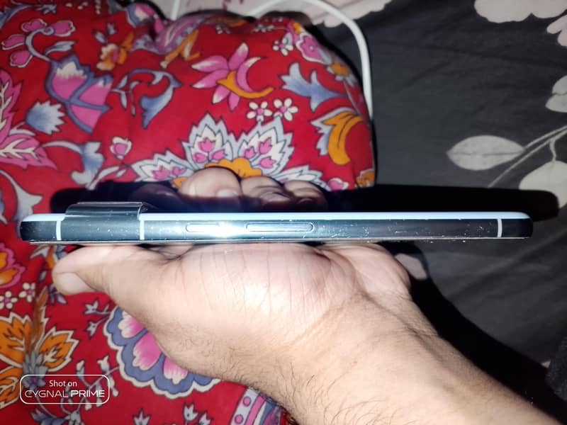 google pixel 8 pro 2