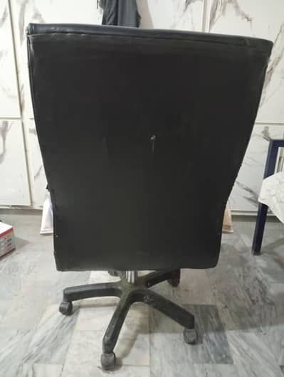 office chair in black color condition normal