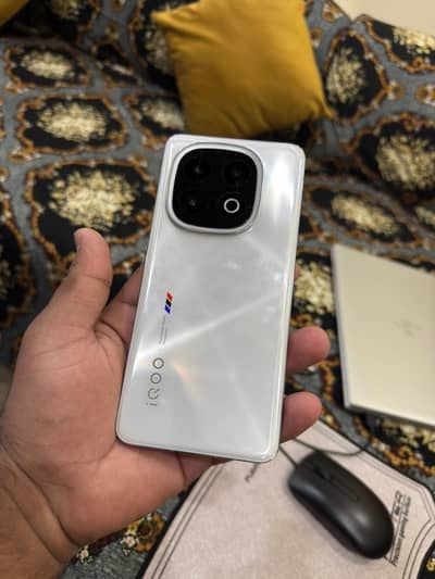 Vivo Iqoo 13 16/512 Legend BMW edition