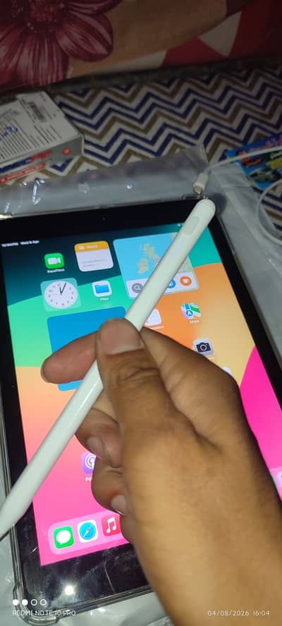 Apple ipad 6th generation 32GB with Pencil