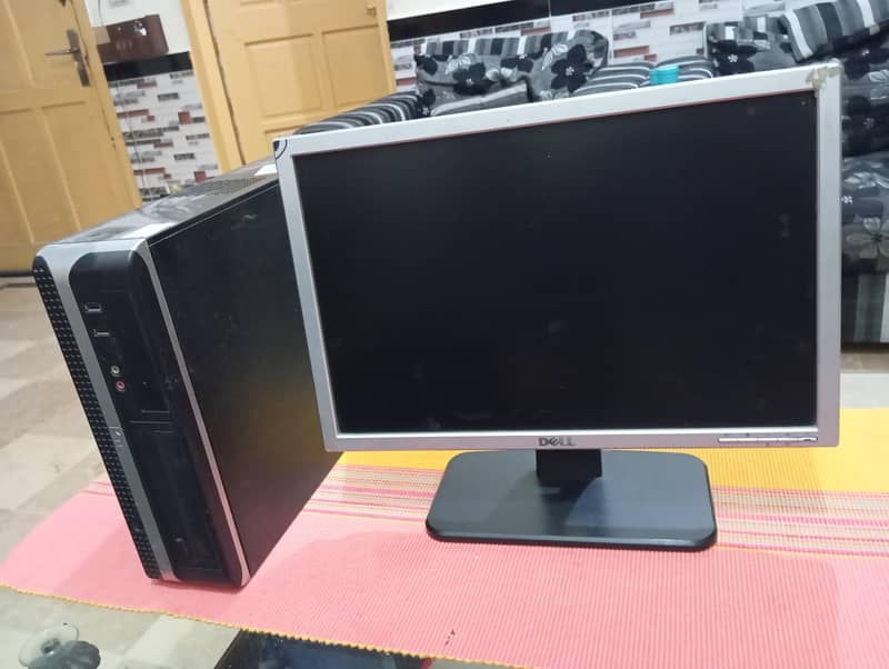 monitor and PC 0