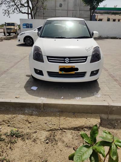 Suzuki Swift DLX. Manual. Model 2017. Registered 2017.