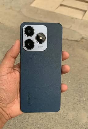 Realme C63