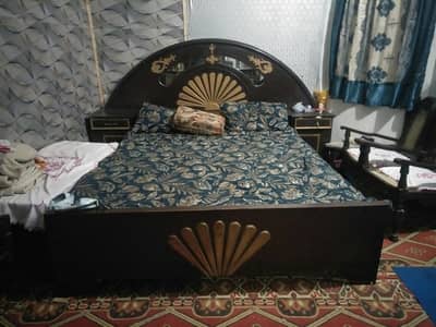 a bed of spacial wood and old school vibes