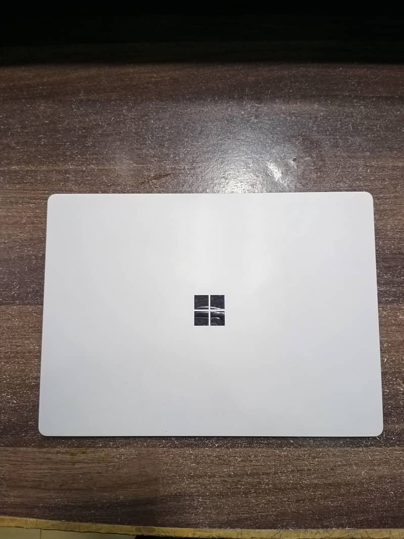 Microsoft Surface Laptop 2 3