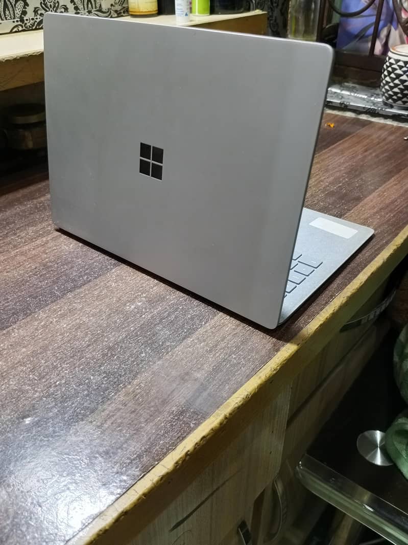 Microsoft Surface Laptop 2 4