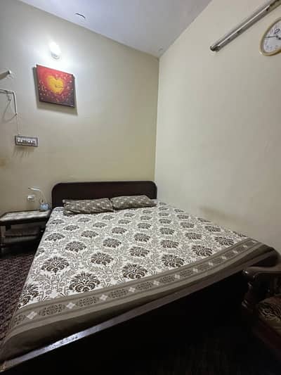 wooden king size bed