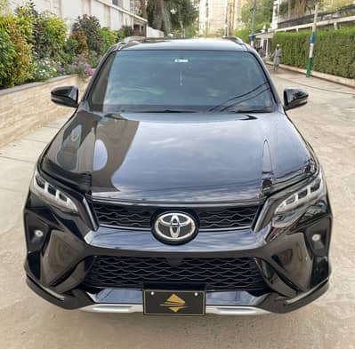 Toyota fortuner legender