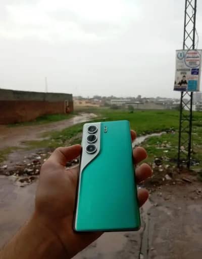 Tecno camon 40 pro