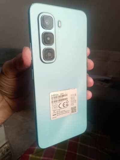 Infinix Hot 50 pro ,10/10 cond, Amulad,128GB