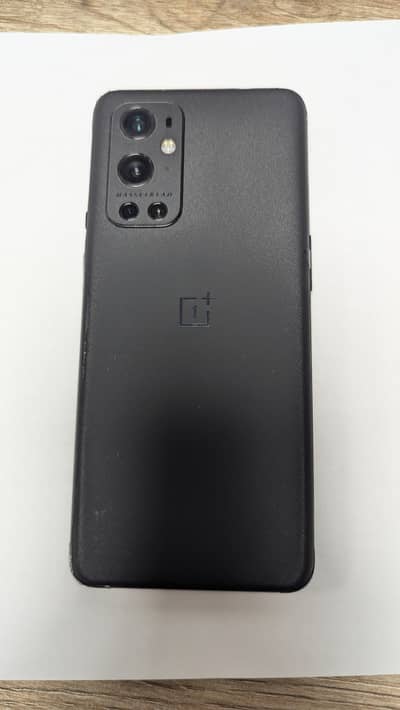 One plus 9 pro 8+4 / 256