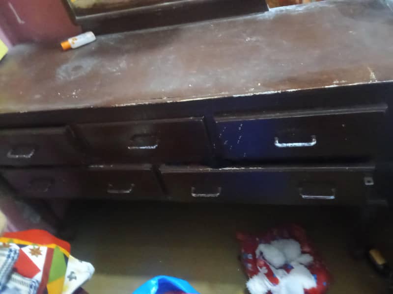 dresing table 1