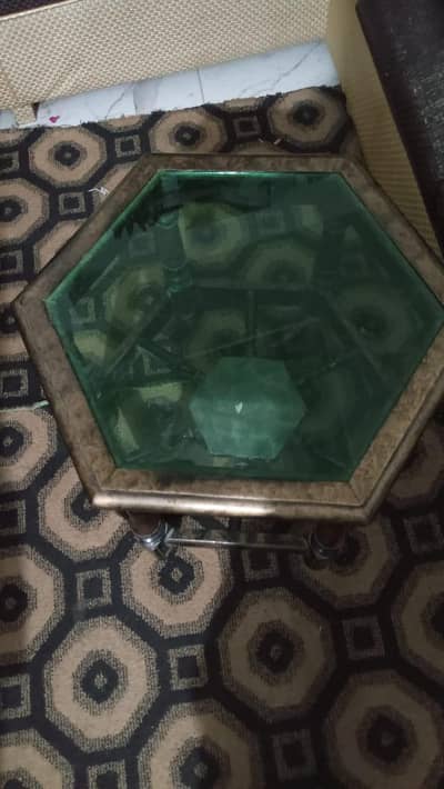 good condition table fore sale 0322-5517300