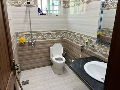 10 marla upper portion available for rent in bahria town phase 4 civic center