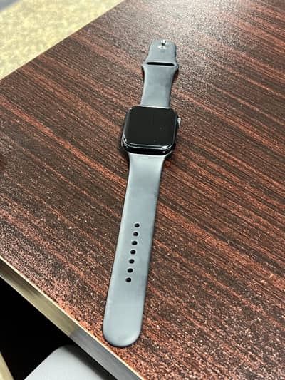 Apple watch series 8 45mm 32GB