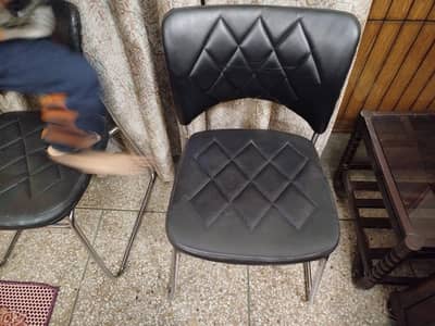 2 piece of chairs for sale# office chairs# room chairs# in good c