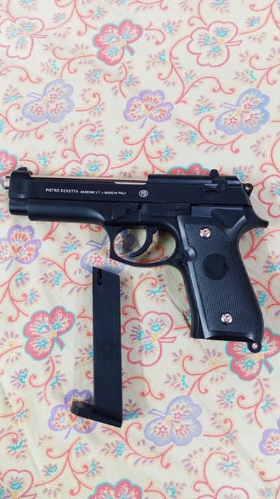 peitro Beretta pistol