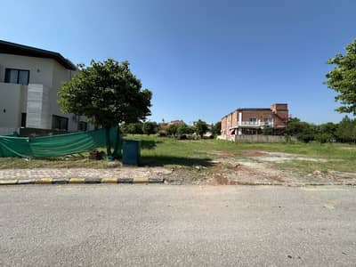 A 1 Kanal + 5 Marla Extra Land Lake View Plot Available For Sale Beautiful Location