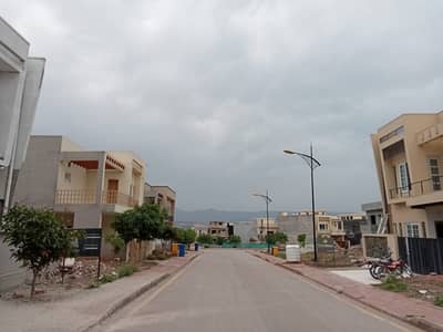 Bahria Enclave Sector C-1 10 Marla Plot Near To Boulevard Available For Sale In Prime Location. Reasonable Demand.