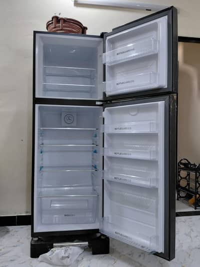 haier medium fridge