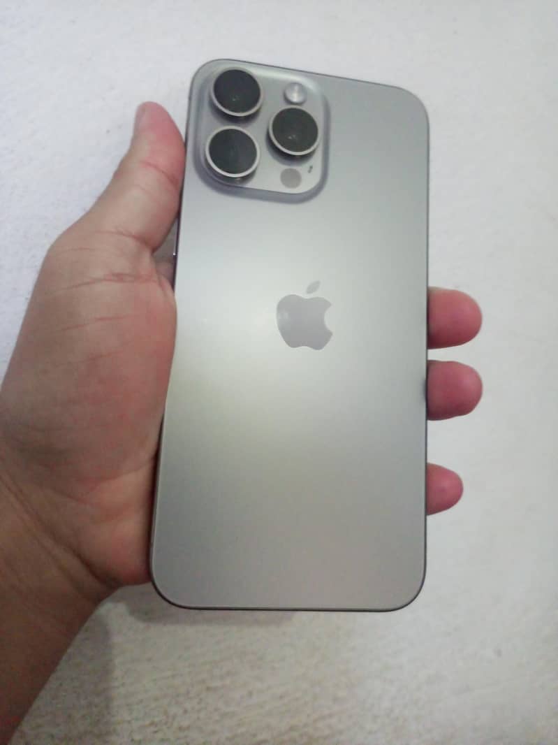 Iphone 15pro max 5