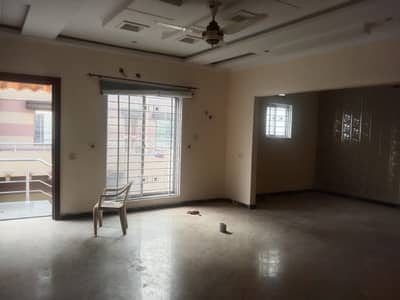 2 Kinal upper portion for rent in Uet housing society (original picture)
