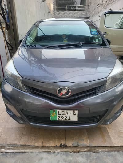 Toyota Vitz Model 2011 imopt 2015