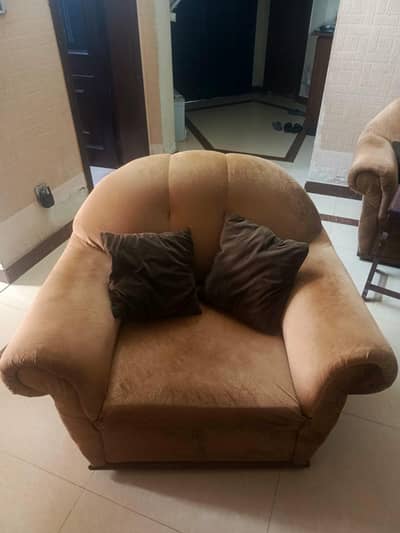 6 Seater Sofa set with 10 Cushions and 4*4 Center table