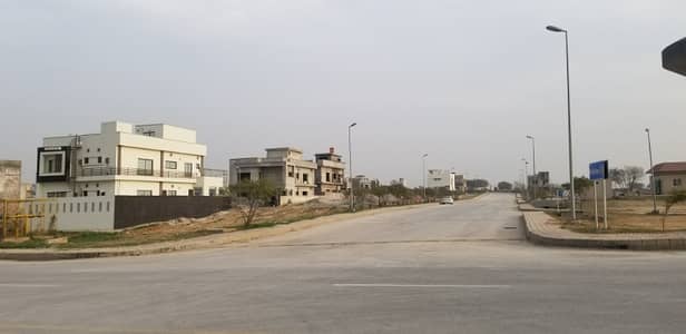 J Block 8 Marla Residential developed plot no 223 all paid available for sale at investor price