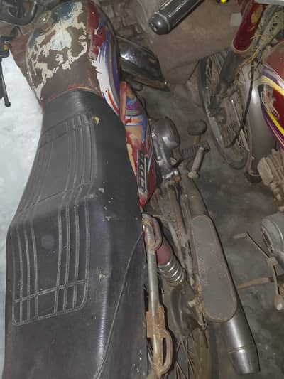 ya bike use ki huvee ha har cheez nhi dilvayeee ha