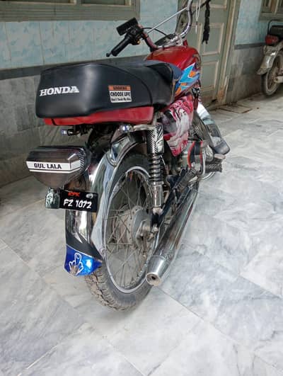 good condition united 70  2013 Peshawar