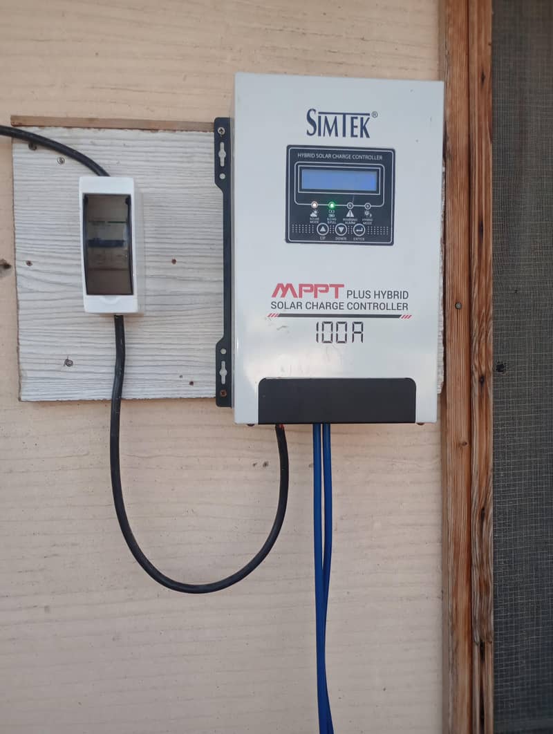 Simteck Mppt 100A 2