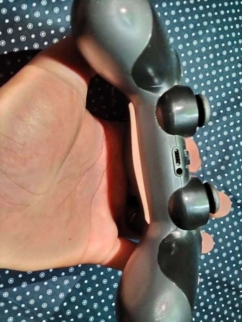 ps 4 gaming controller 3