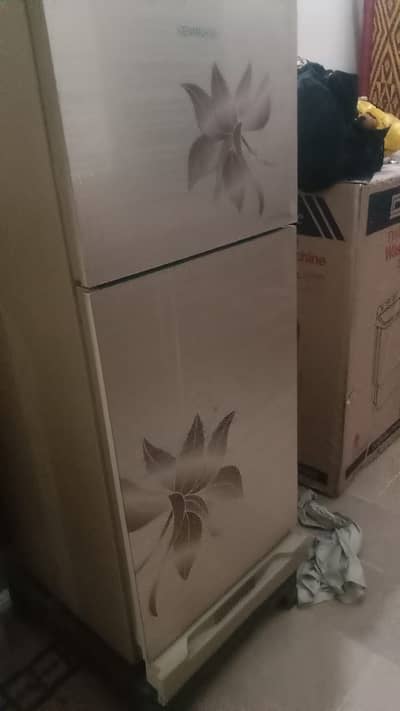 Kenwood fridge excellent condition medium size