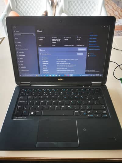 Dell latitude E7250  core i5 5th genaration 8gb ram 128 ssd
