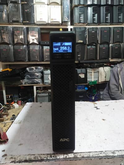 Online APC SMART UPS 2200VA 2000W SRT2200RMXLI