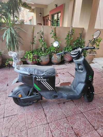 Revoo A10 Scooter