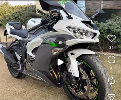 only one color in Pakistan