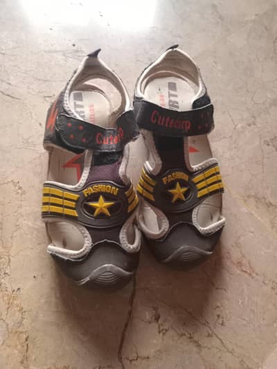 Sandal for boys 6 to 7 number size