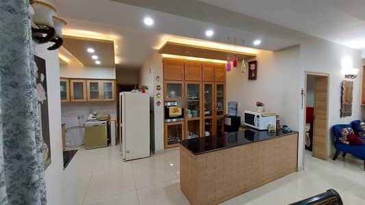 12 Marla House Ideally Situated In E-11/2