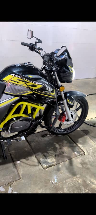 Honda CB150F 2025 BIKE