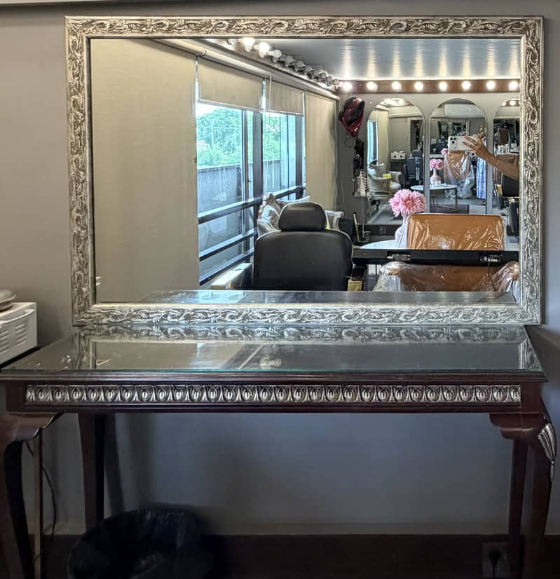 Mirror with silver border 0