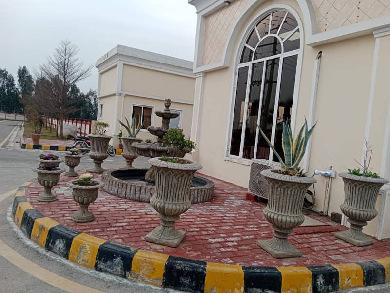 8 MARLA PLOT AVAILBLE 10