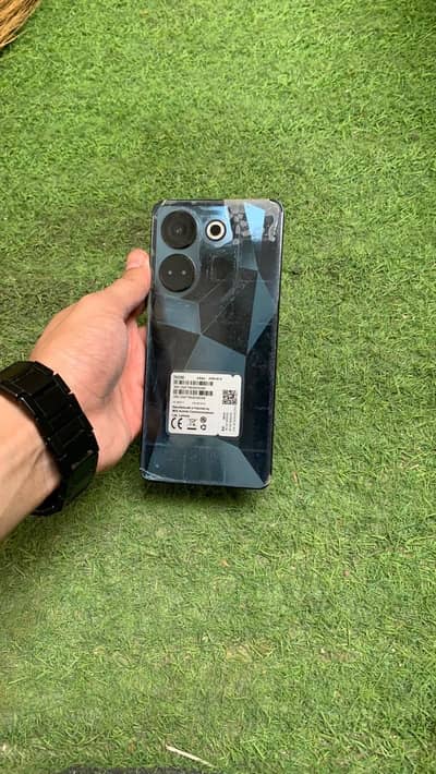 koi fault ni bilkul okay  no scrachless hay koi nishan ni hay