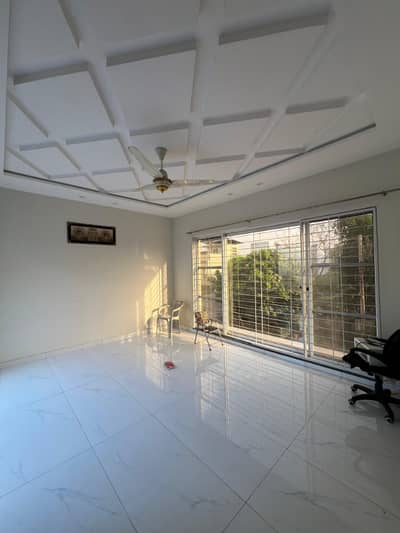 1 Kanal Upper Portion Available For Rent