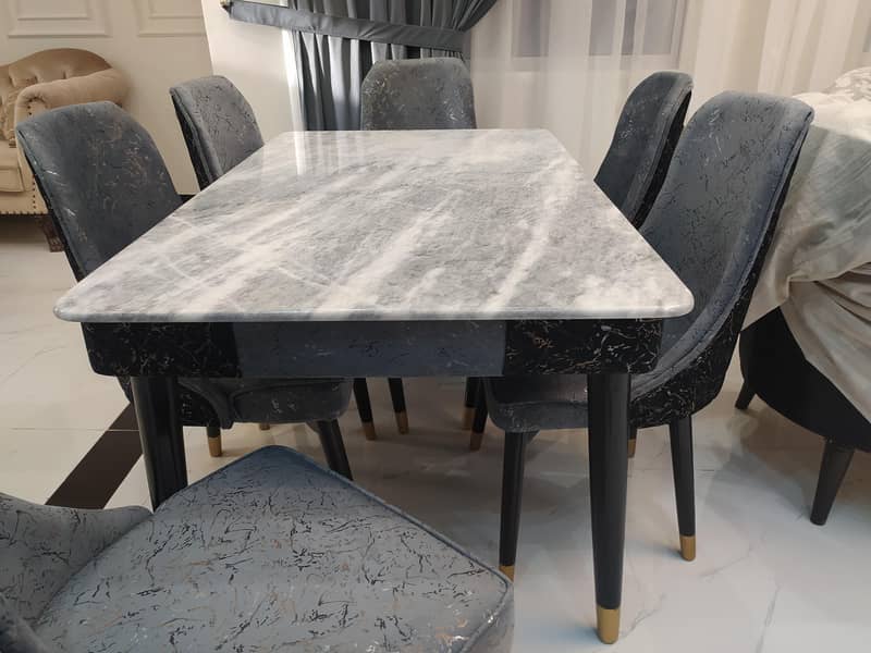 grey marbles table 0