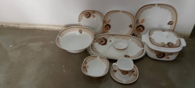 Dinner set chakoor fine chinee